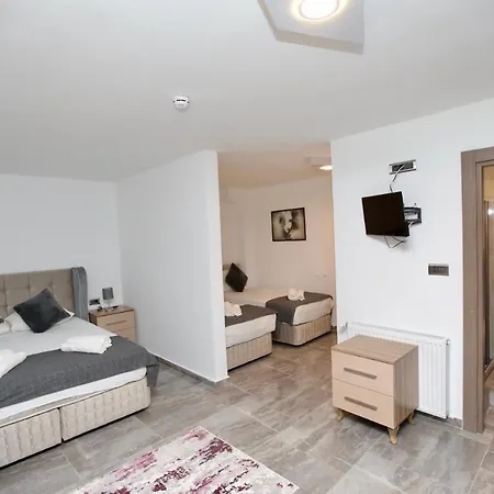 Fontana Fener Oda ve Kahvaltı 2*