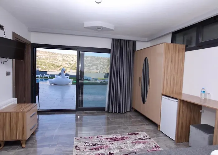 Alojamento de Acomodação e Pequeno-almoço Fontana Fener 2*